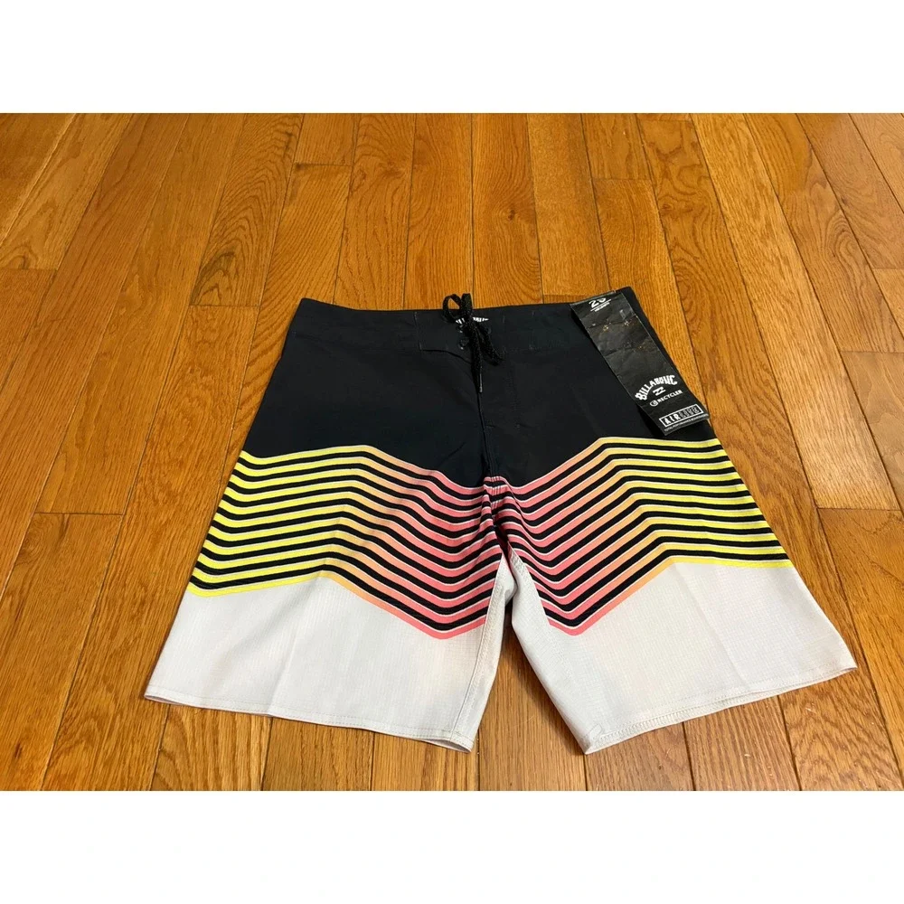 Billabong Kids Airlite Recycler T-Street Boardshorts Black Multi Chevron Size 29